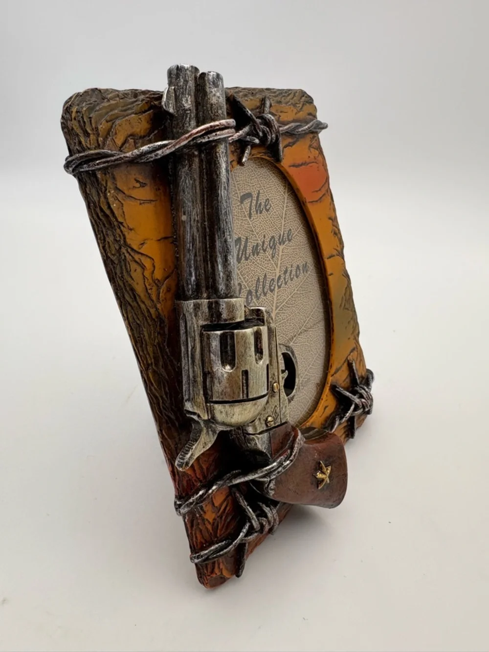 Western Revolver Picture Frame - Oval for 4x6 Photo